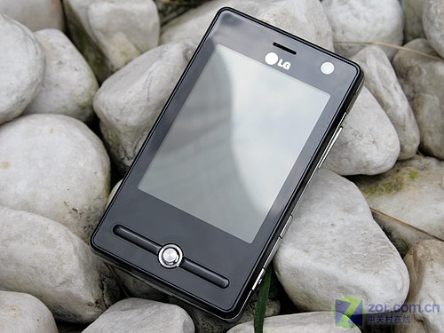 Beautiful Prada smart edition light and stylish LG KS200 evaluation